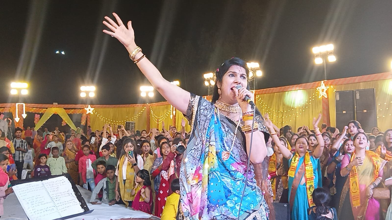 सतई पुरवा में खाटू श्याम का संकीर्तन,प्रसिद्ध भजन गायिका के भजनों पर झूमें श्याम प्रेमी